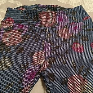 Lularoe TC leggings, never worn!!